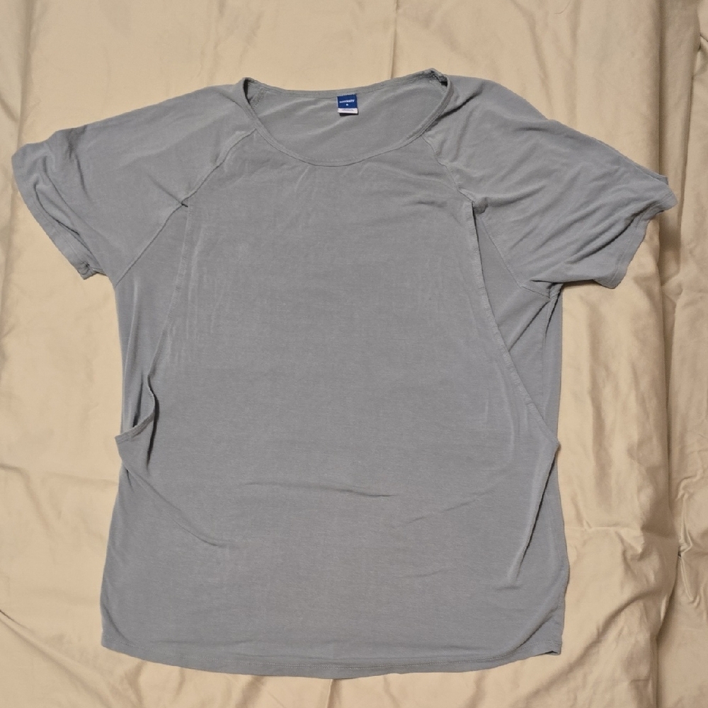 Old Navy Grey Maternity/Nursing Tee